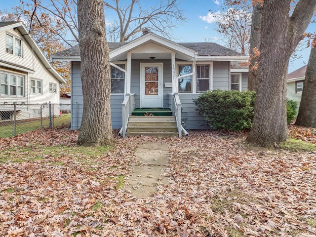 1327 Hickory St, Waukegan, IL 60085 - photo 1