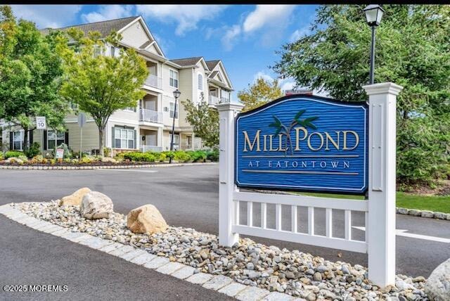 211 Mill Pond Way unit 25, Eatontown, NJ 07724 - photo 1