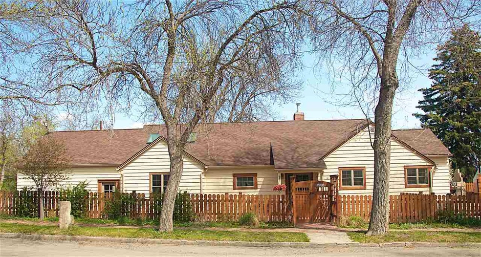 610 Stuart St, Helena, MT 59601 - photo 1