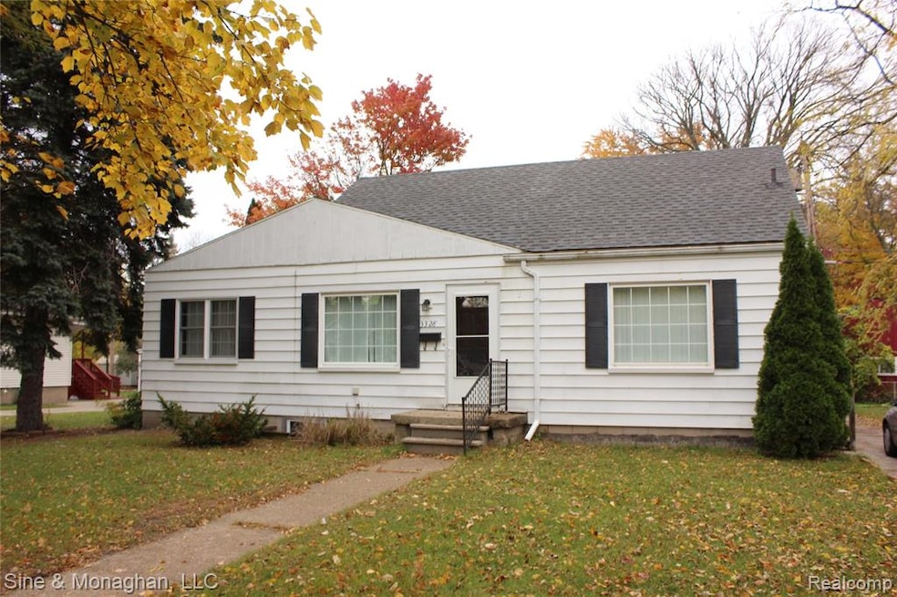 3328 10th Ave, Port Huron, MI 48060 - photo 1