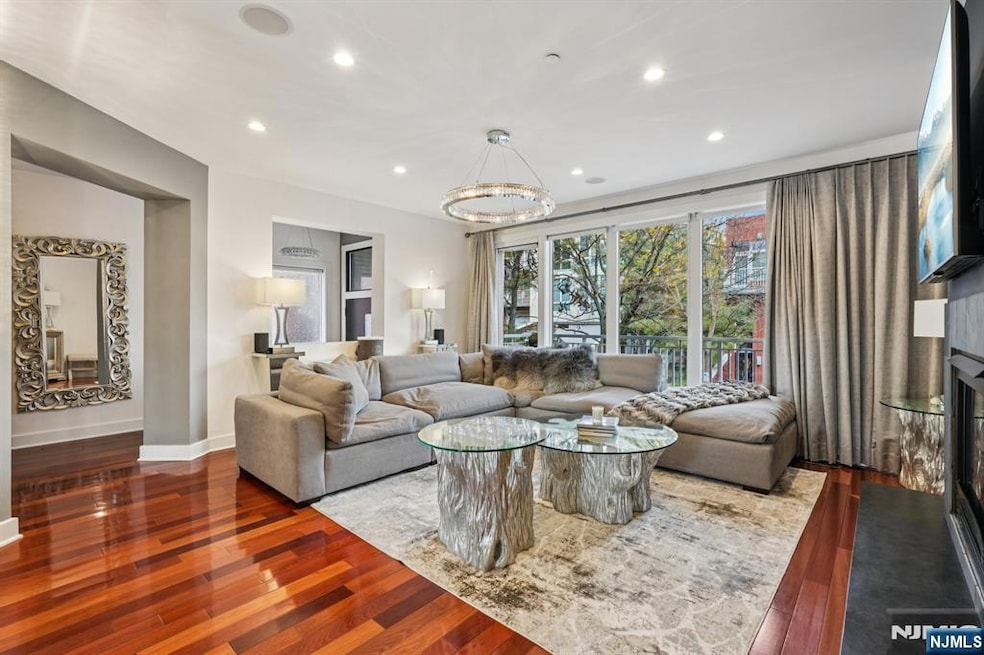 25 Vela Way, Edgewater, NJ 07020 - photo 1