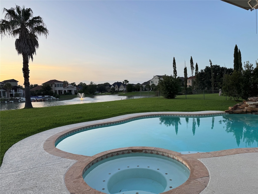 Resort style home with direct access to the lake.