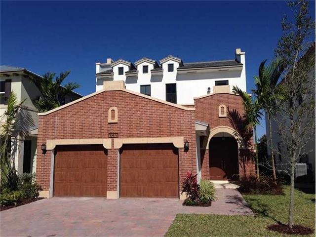 10473 NW 70th Ln, Miami, FL 33156 - photo 1