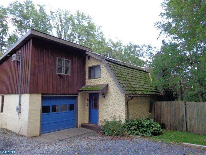 5885 Emmaus Rd, Emmaus, PA 18049 - photo 1