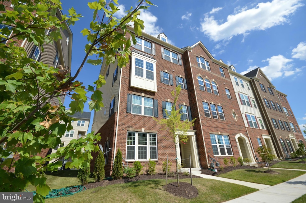 8017 Greenbelt Station Pkwy unit 305B, Greenbelt, MD 20770 - photo 1