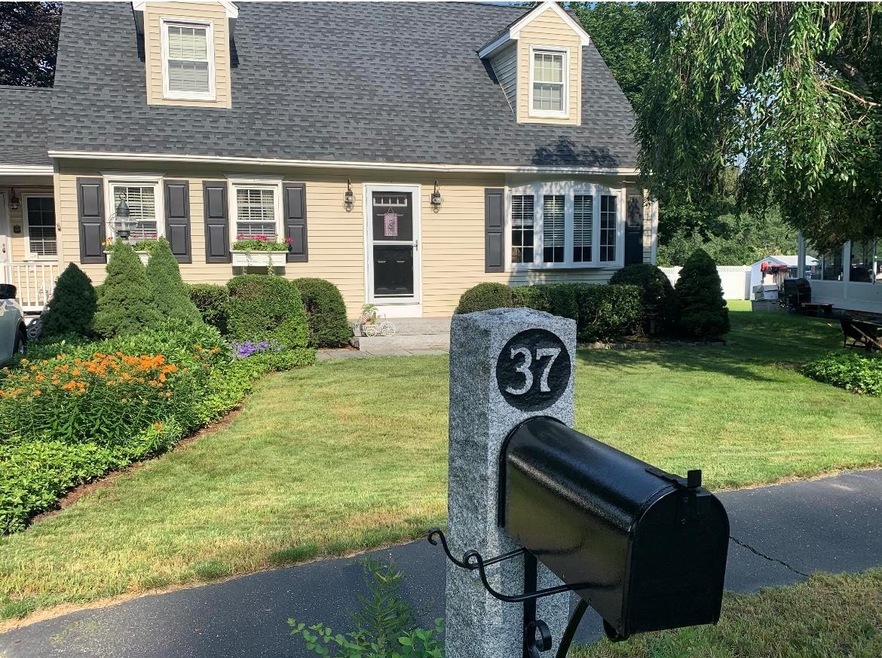 37 Syracuse Rd, Nashua, NH 03064 - photo 1