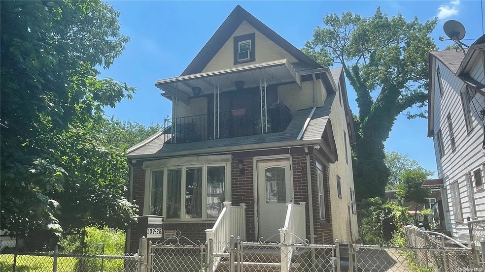 109-28 174th St, Jamaica, NY 11433 - photo 1