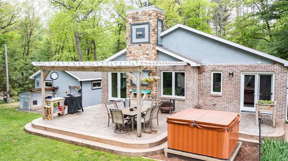 N2964 Otter Dr, Waupaca, WI 54981 - photo 1
