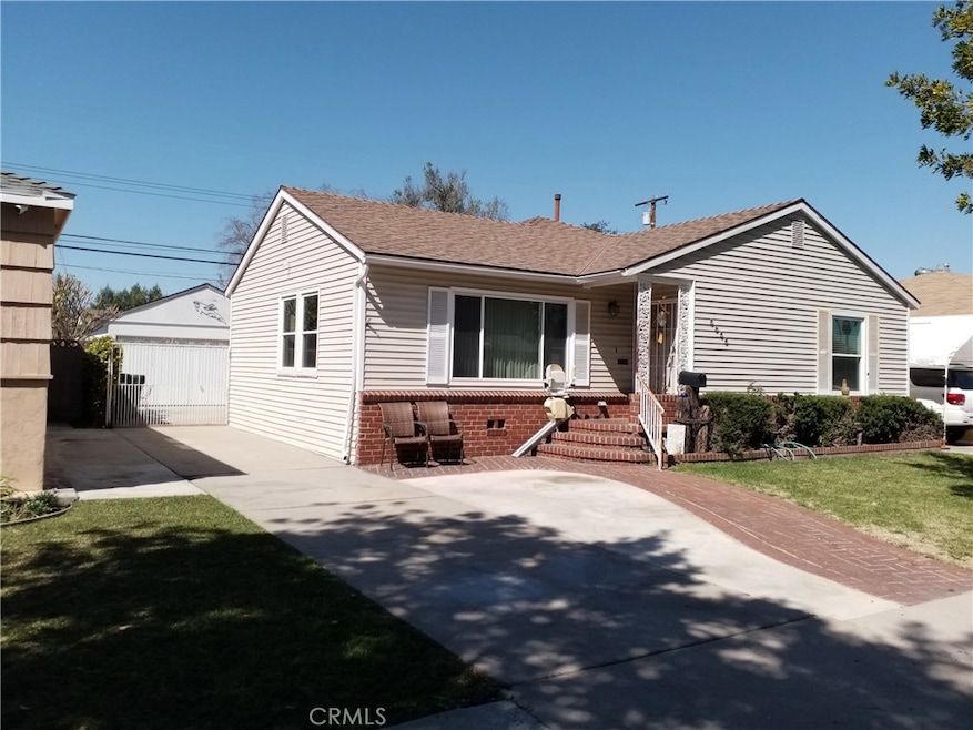 5855 Hazelbrook Ave, Lakewood, CA 90712 - photo 1