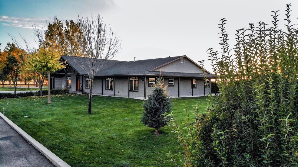 627 W 600 N, Parowan, UT 84761 - photo 1