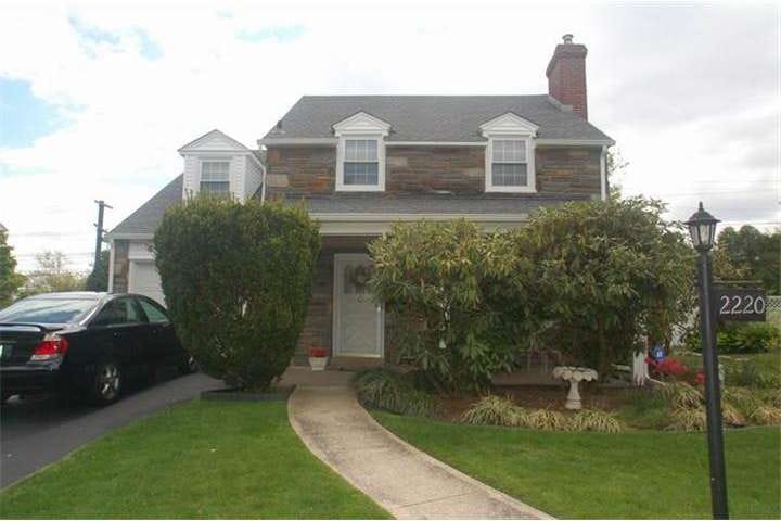 2220 Hillcrest Rd, Drexel Hill, PA 19026 - photo 1