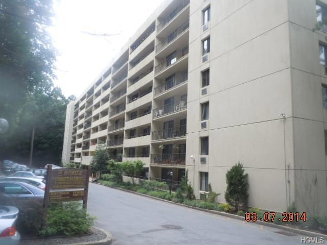 13 David Ln unit 8-U, Yonkers, NY 10701 - photo 1