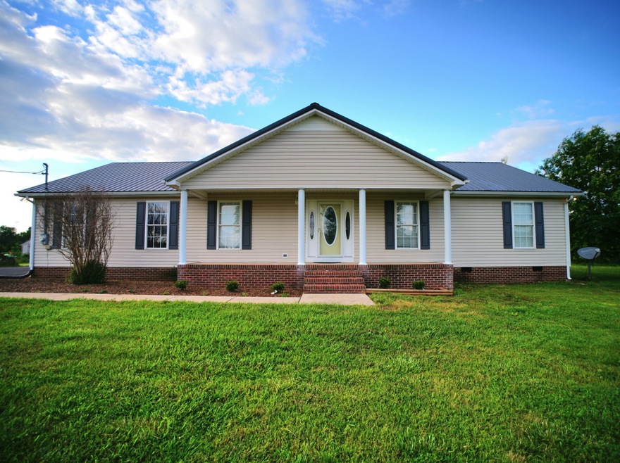 992 Bethlehem Church Rd, Shelbyville, TN 37160 - photo 1