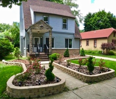 343 S Commonwealth Ave, Aurora, IL 60506 - photo 1