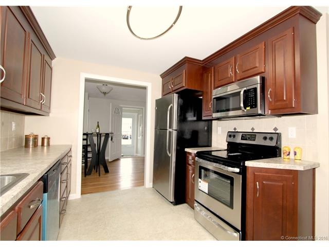 149 Woodland St, Manchester, CT 06042 - photo 1