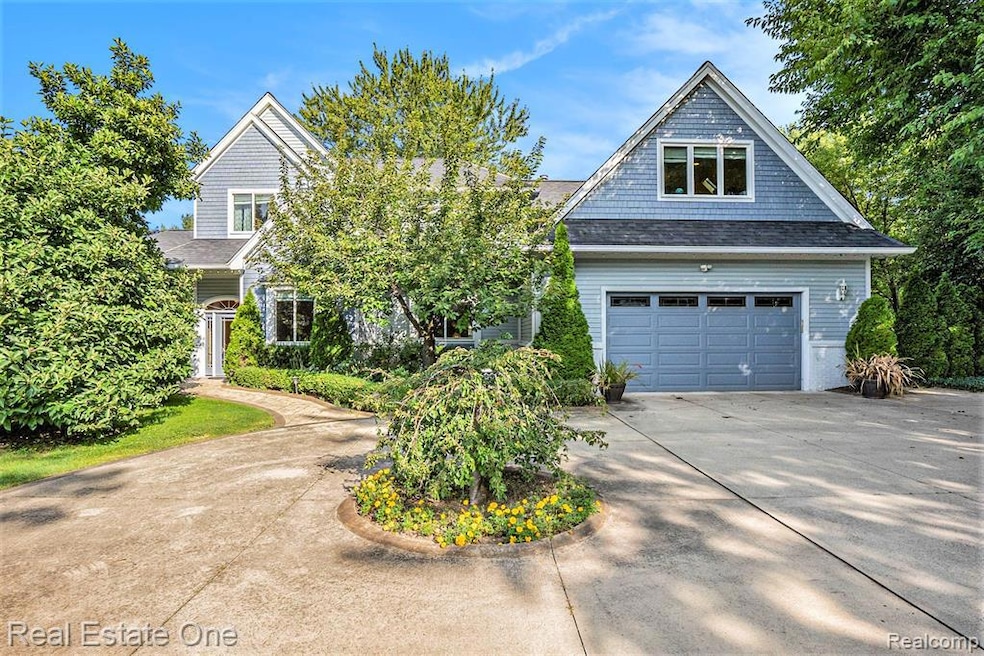 1301 Romney Rd, Bloomfield Hills, MI 48304 - photo 1