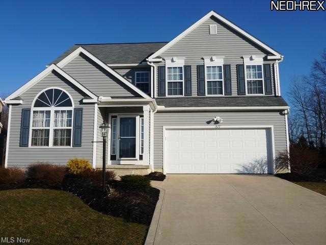 Welcome Home to 827 Queens Gate Way