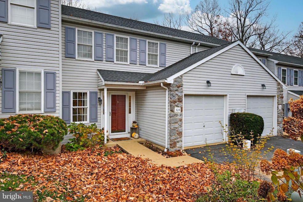 304 Treetops Ct, Lancaster, PA 17601 - photo 1