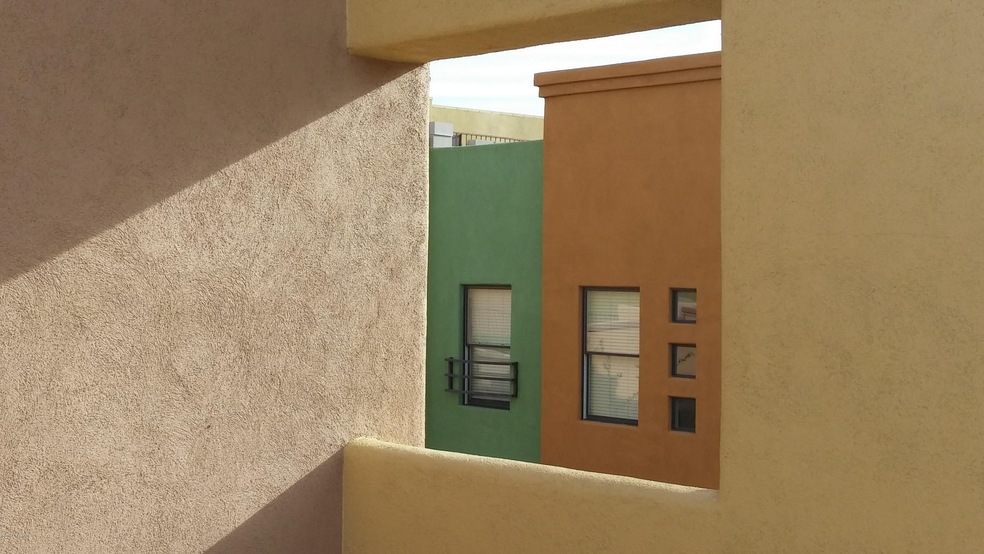 ARCHITECTURAL DETAIL OF TERRACE