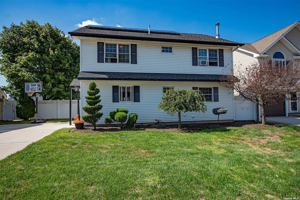 16 Mercury Ln, Levittown, NY 11756 - photo 1