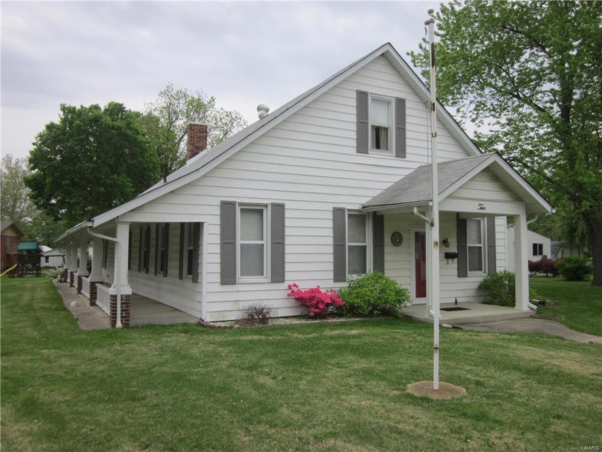 10 E Washington St, Freeburg, IL 62243 - photo 1