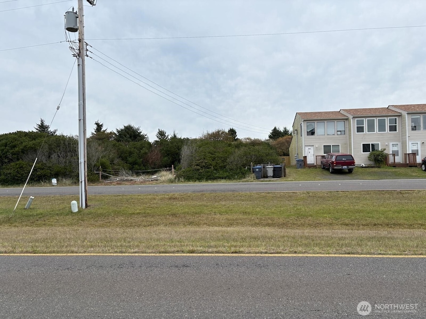 942 Ocean Shores Blvd SW, Ocean Shores, WA 98569 - photo 1