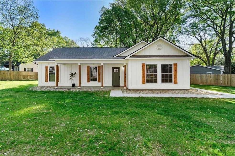 1921 Hazelwood Dr SE, Marietta, GA 30067 - photo 1