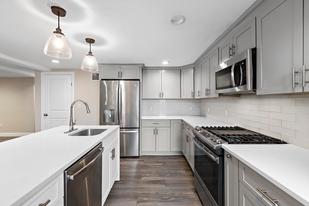 16 Oak St unit 1, Weehawken, NJ 07086 - photo 1