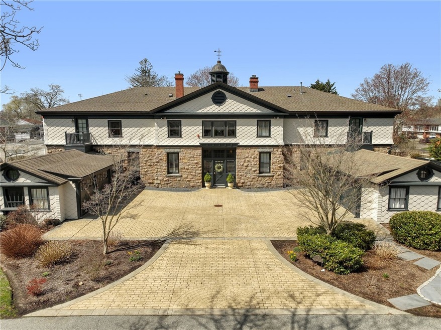 8 Annandale Rd unit 2, Newport, RI 02840 - photo 1