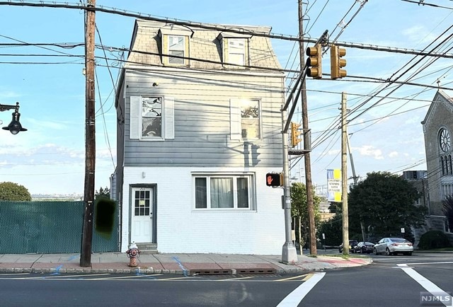 301 Hackensack St, Carlstadt, NJ 07072 - photo 1