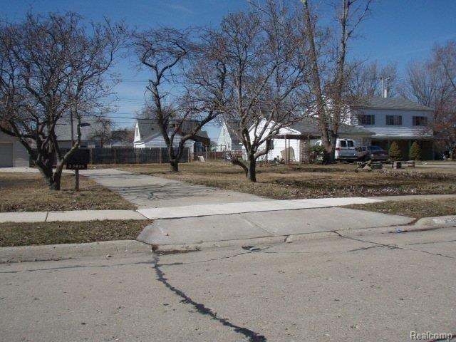 25859 Fern St, Roseville, MI 48066 - photo 1