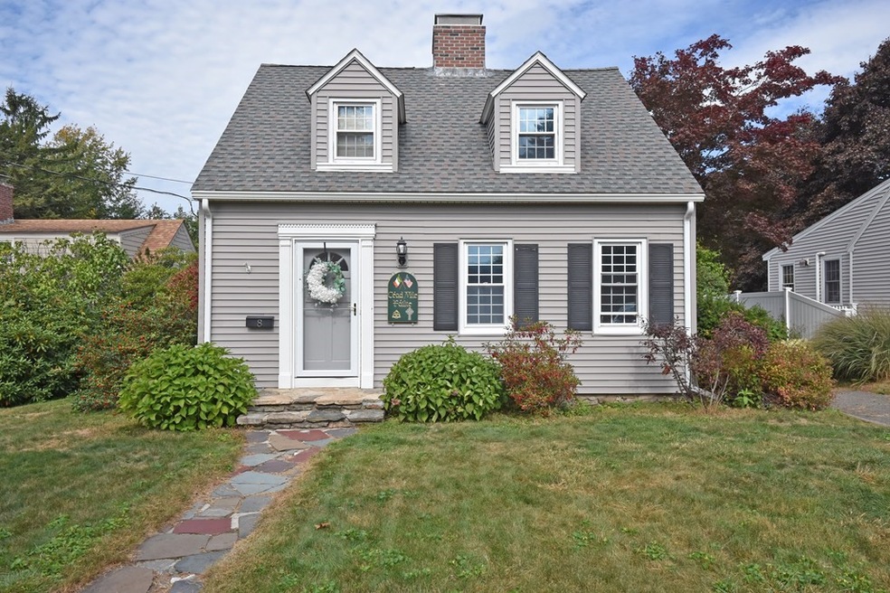 8 Mayflower Cir, Worcester, MA 01606 - photo 1