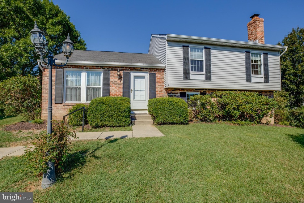 3 Turtlerock Ct, Parkville, MD 21234 - photo 1