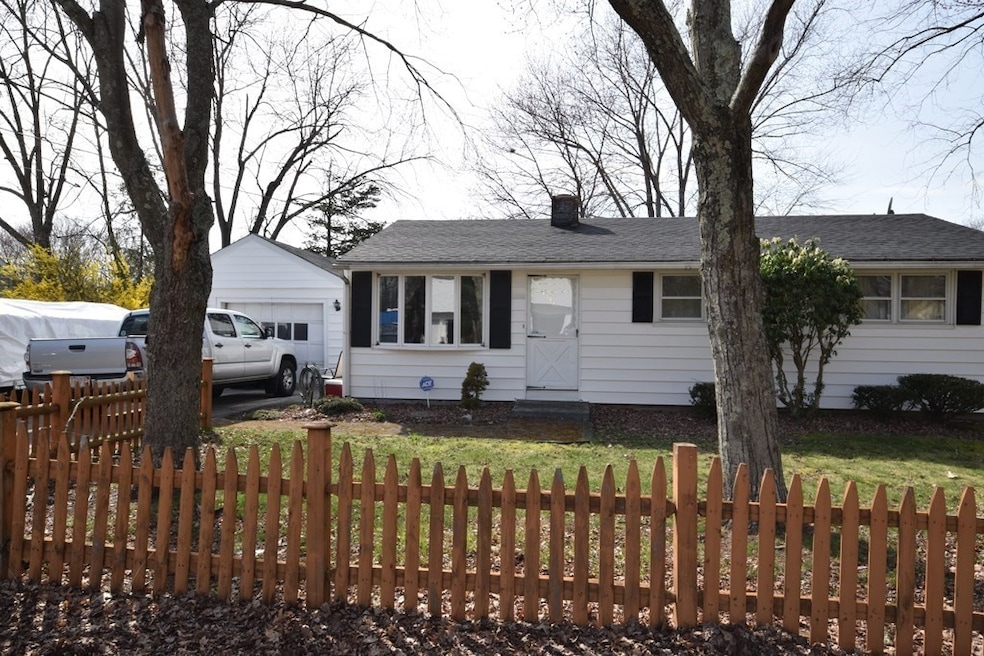 1140 S Main St, Bellingham, MA 02019 - photo 1