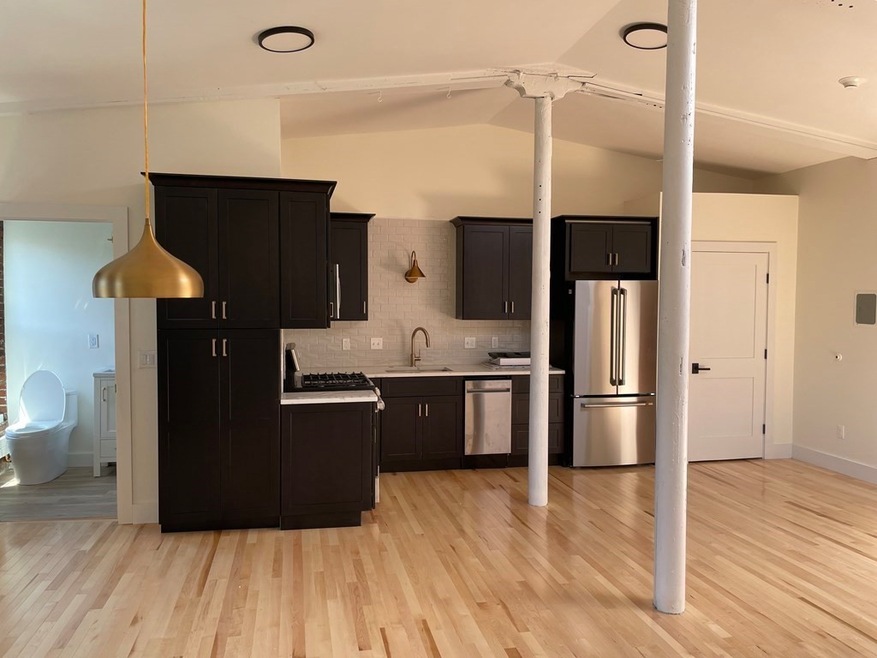 32 Masonic St unit 6, Northampton, MA 01060 - photo 1