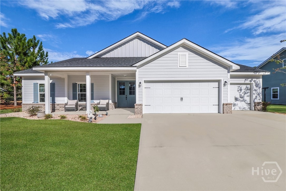 121 Crawford Ln, Richmond Hill, GA 31324 - photo 1