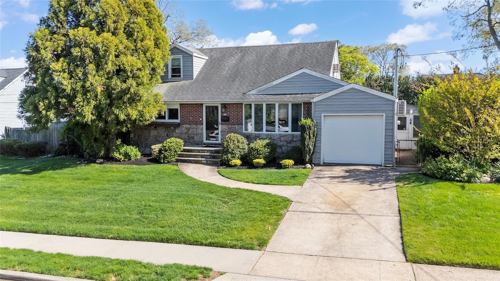 Sold $760,000 • Co-Listing Agent