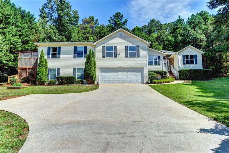 3322 Banks Mountain Dr, Gainesville, GA 30506 - photo 1