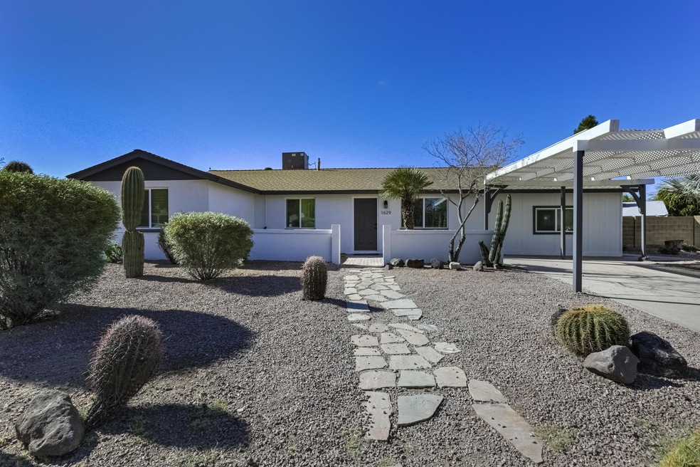 1629 W Calavar Rd-1
