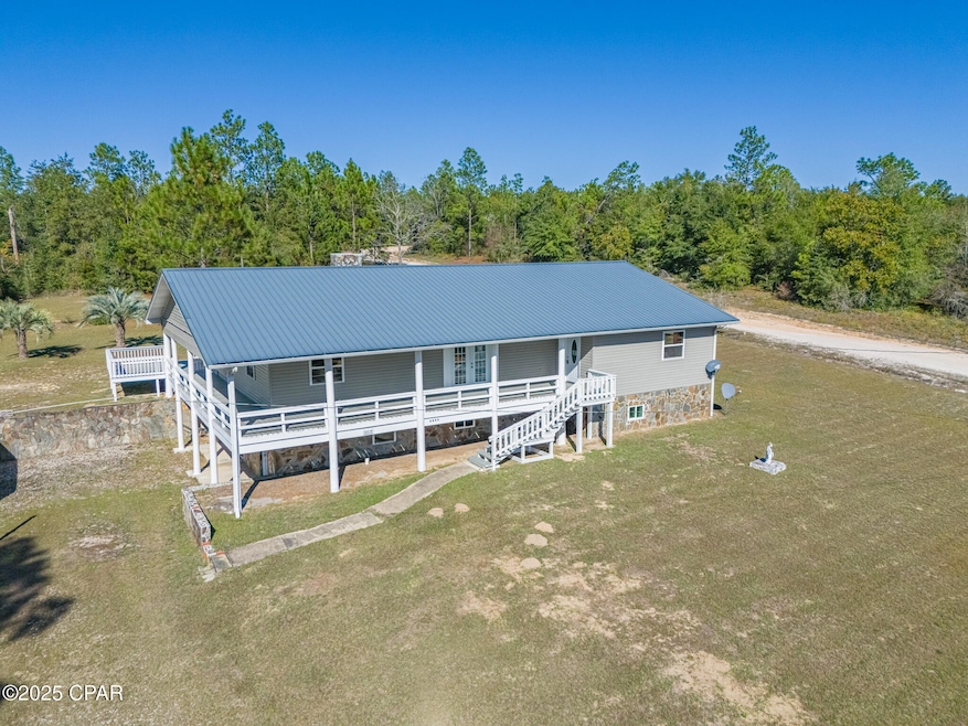 2672 W Laurel Dr, Alford, FL 32420 - photo 1