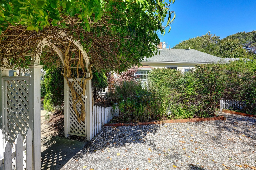 30 Bangs St unit UF, Provincetown, MA 02657 - photo 1