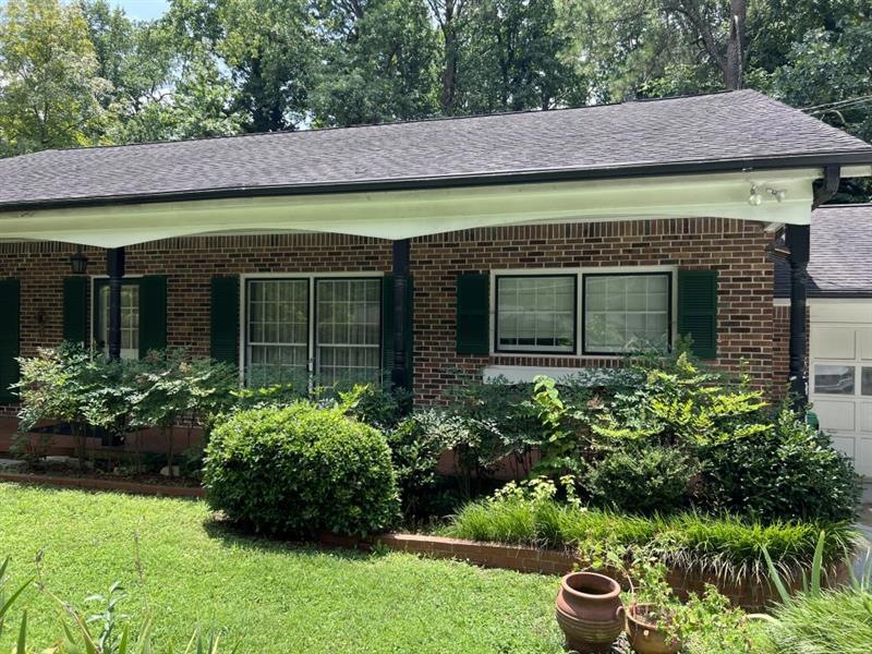 Welcome Home to 4321 E Kings Point Circle.