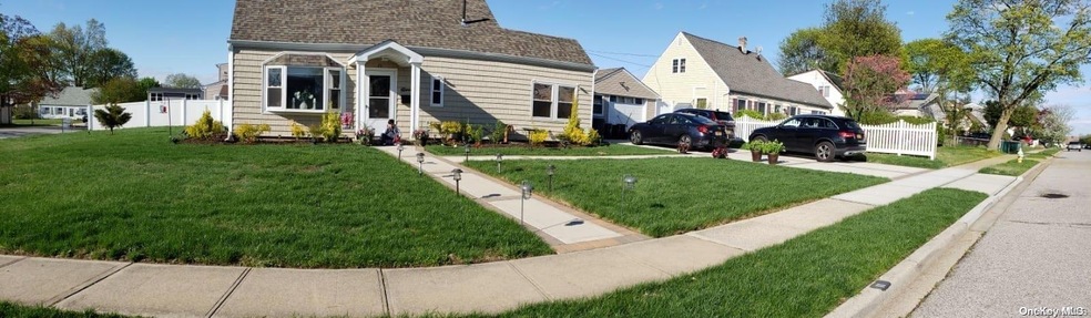 11 Clay Ln, Levittown, NY 11756 - photo 1