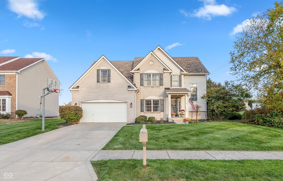 Pending $427,700 • Co-Listing Agent