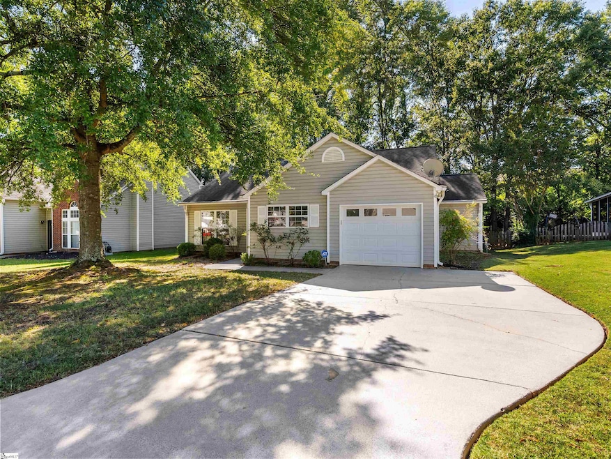 242 Birds Eye View, Boiling Springs, SC 29316 - photo 1