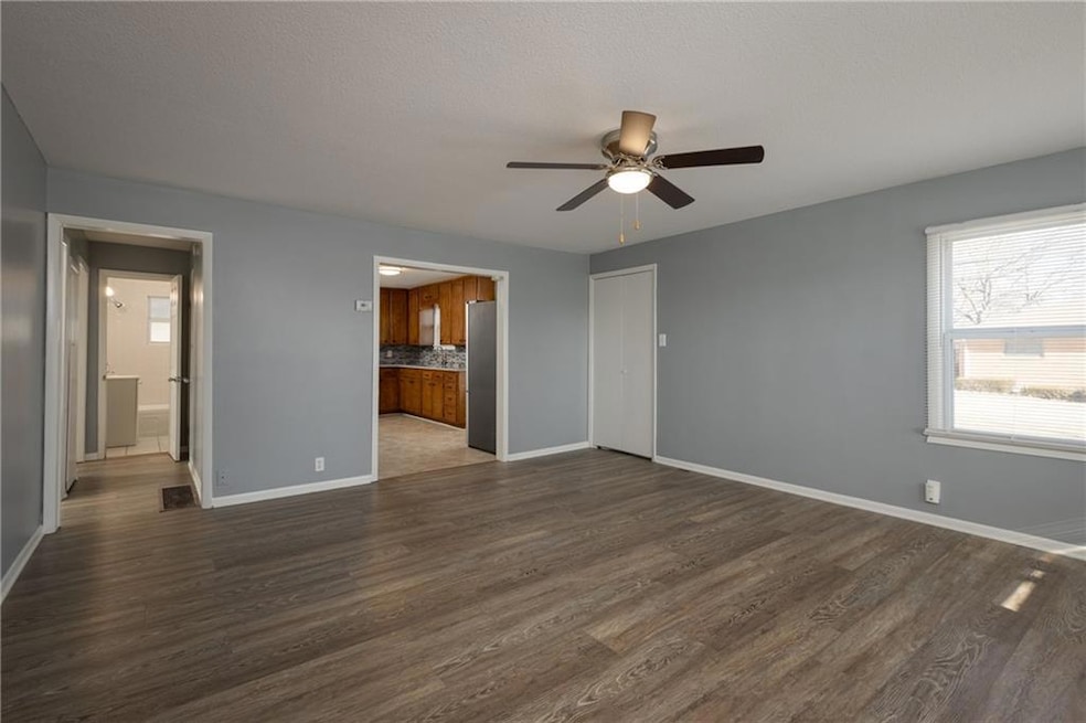 3122 S Forest Ave, Independence, MO 64052 - photo 1