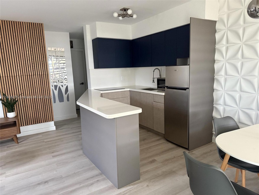 2624 NE 30th Place unit 101B, Fort Lauderdale, FL 33306 - photo 1