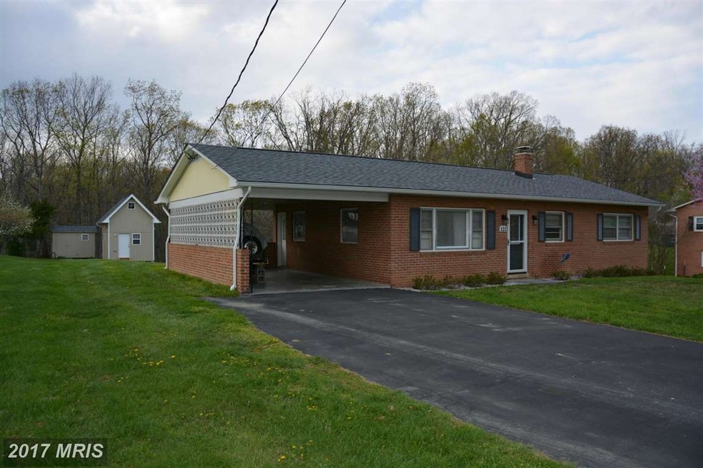 121 West St, Stephens City, VA 22655 - photo 1