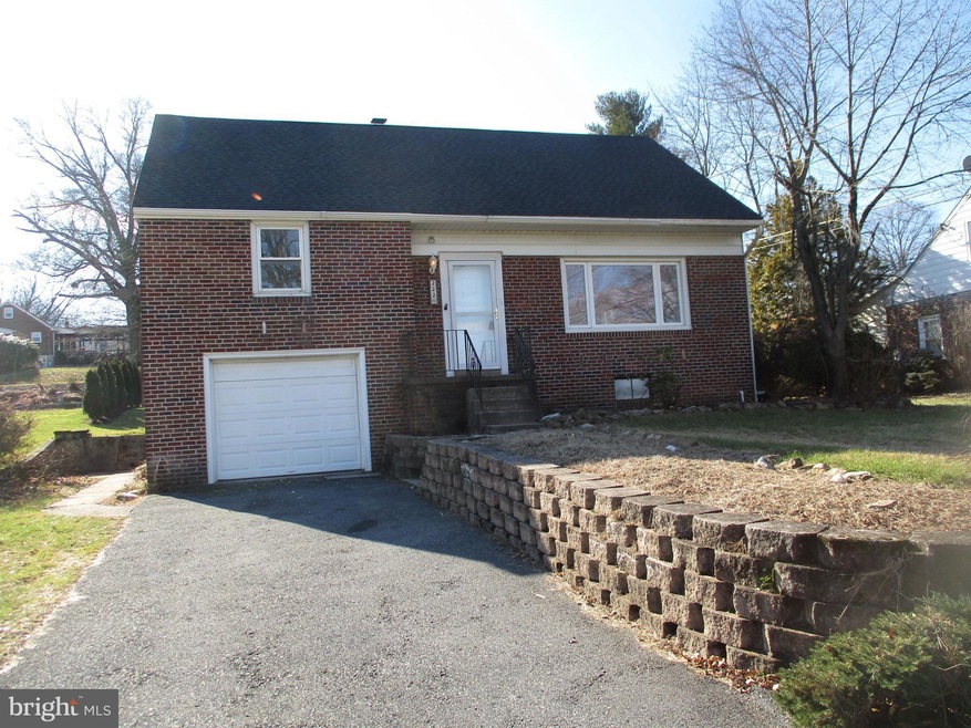 222 W 46th St, Reading, PA 19606 - photo 1