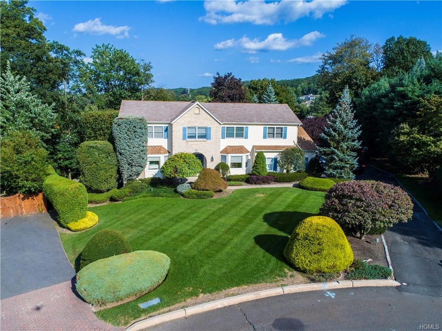 7 Vandenberg Cir, Garnerville, NY 10923 - photo 1